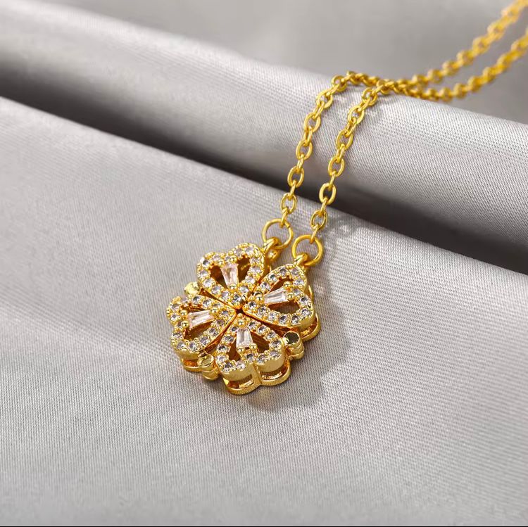 COLLAR TREBOL SUERTE DE CORAZONES